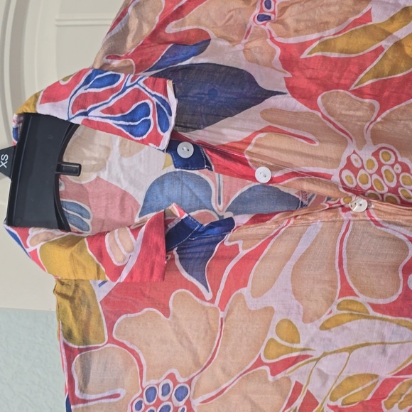 Light Weight Button Up - Picture 3 of 4